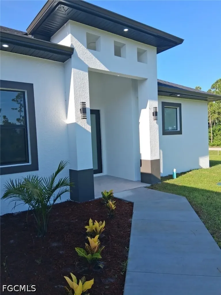 1106 Edelweiss Street E Lehigh Acres FL 33974