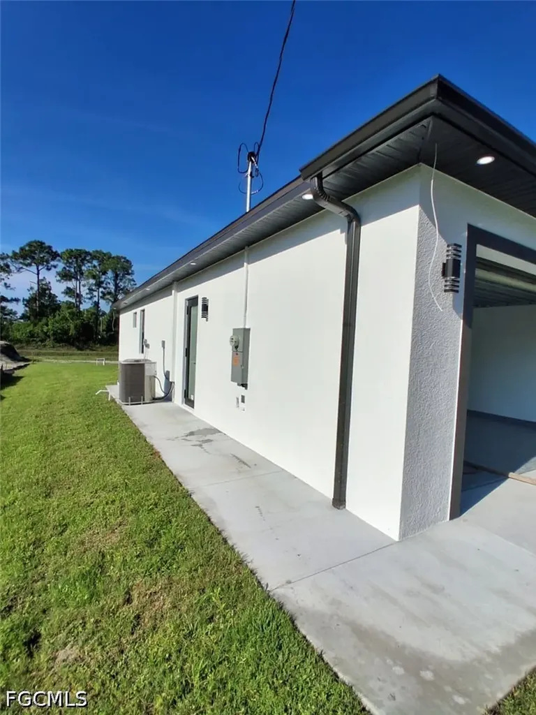 1106 Edelweiss Street E Lehigh Acres FL 33974