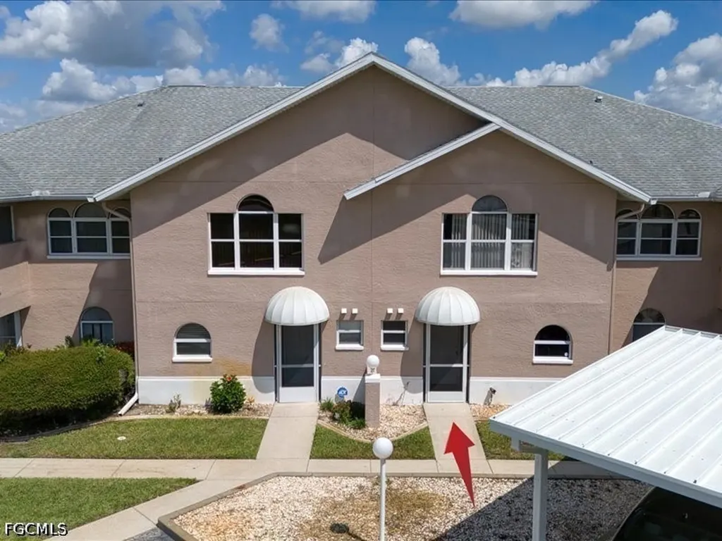 28 Cosmopolitan Drive Lehigh Acres FL 33936