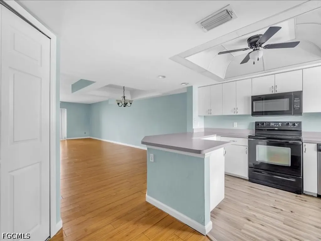 28 Cosmopolitan Drive Lehigh Acres FL 33936