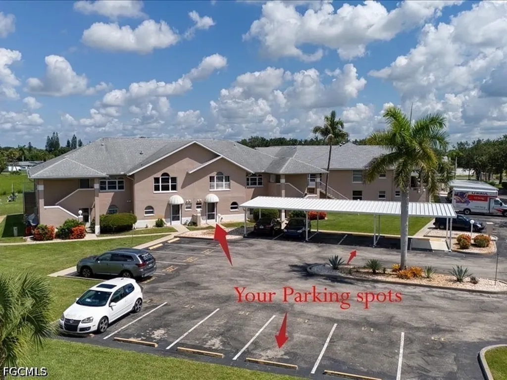 28 Cosmopolitan Drive Lehigh Acres FL 33936