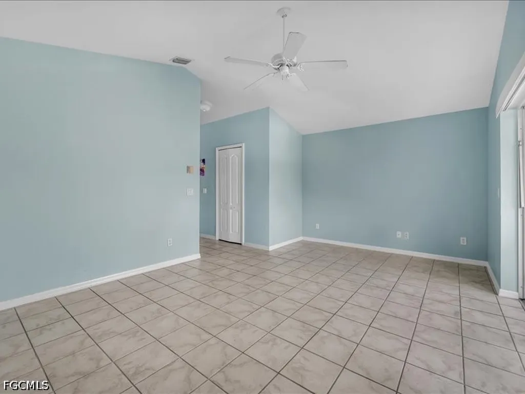 28 Cosmopolitan Drive Lehigh Acres FL 33936