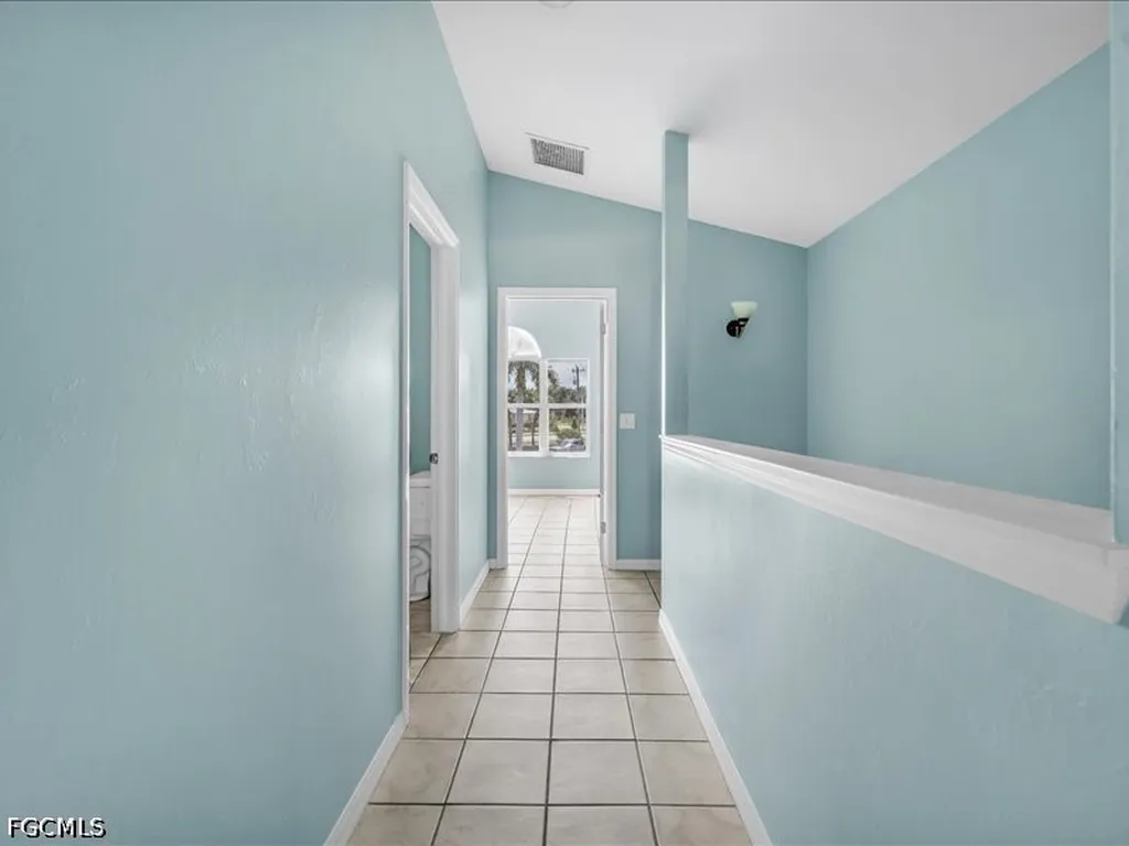 28 Cosmopolitan Drive Lehigh Acres FL 33936