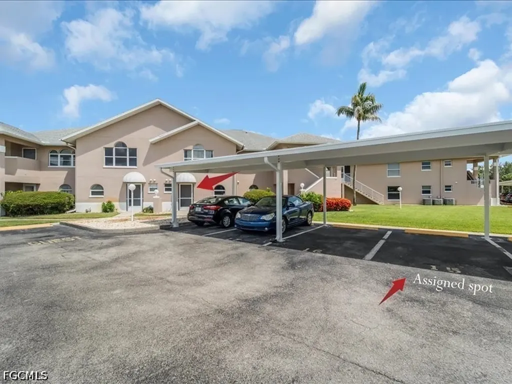 28 Cosmopolitan Drive Lehigh Acres FL 33936
