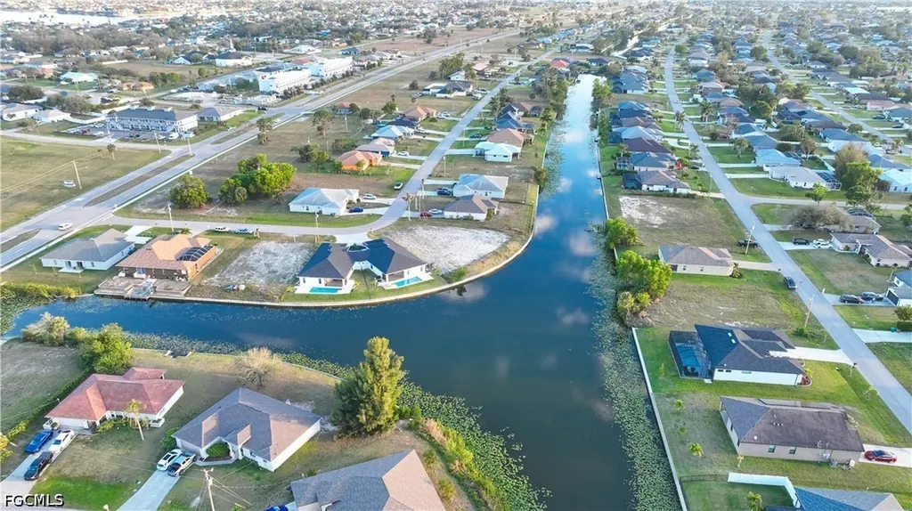 817 SW 8th Street Cape Coral FL 33991