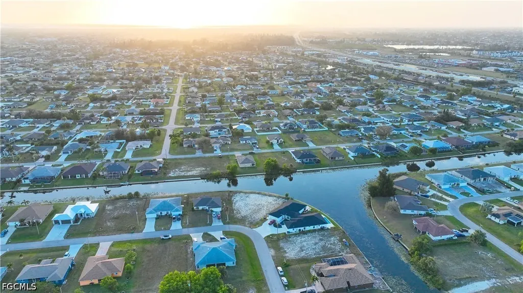 817 SW 8th Street Cape Coral FL 33991