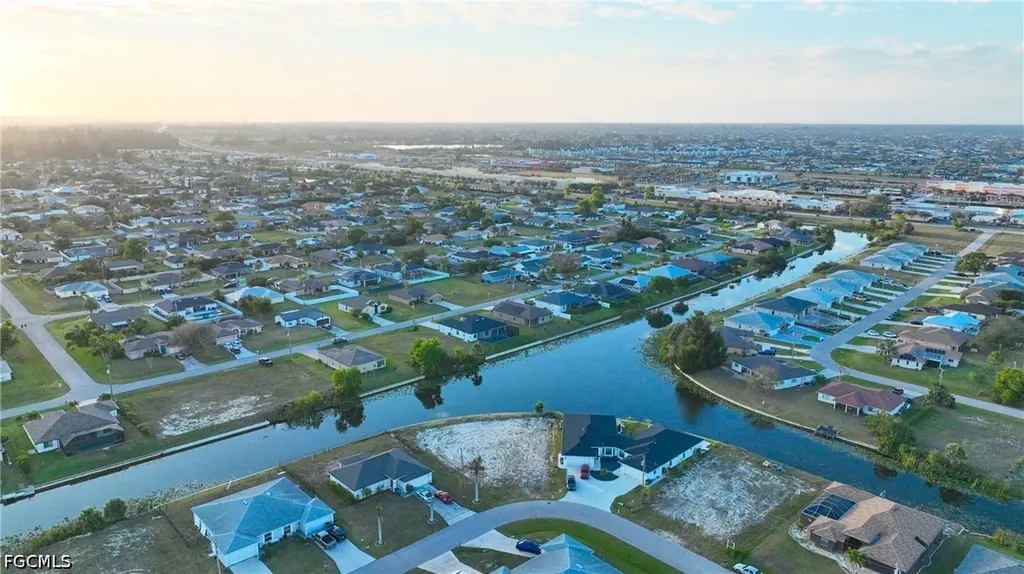 817 SW 8th Street Cape Coral FL 33991