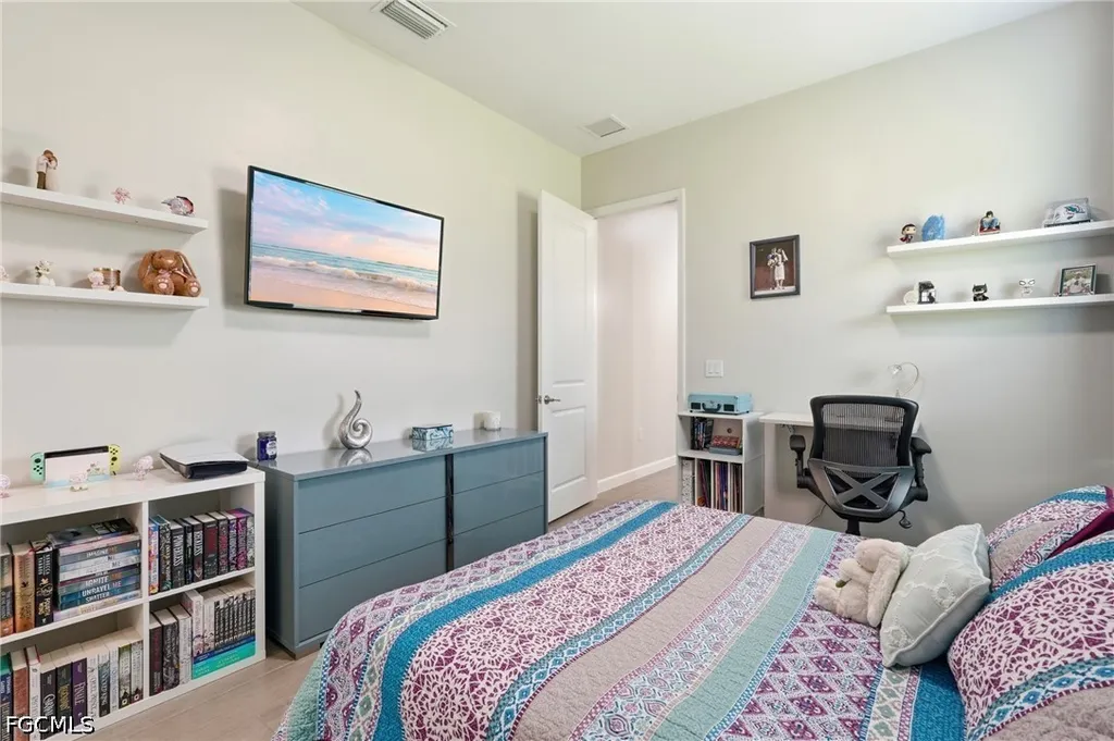 17040 Serengeti Circle Alva FL 33920