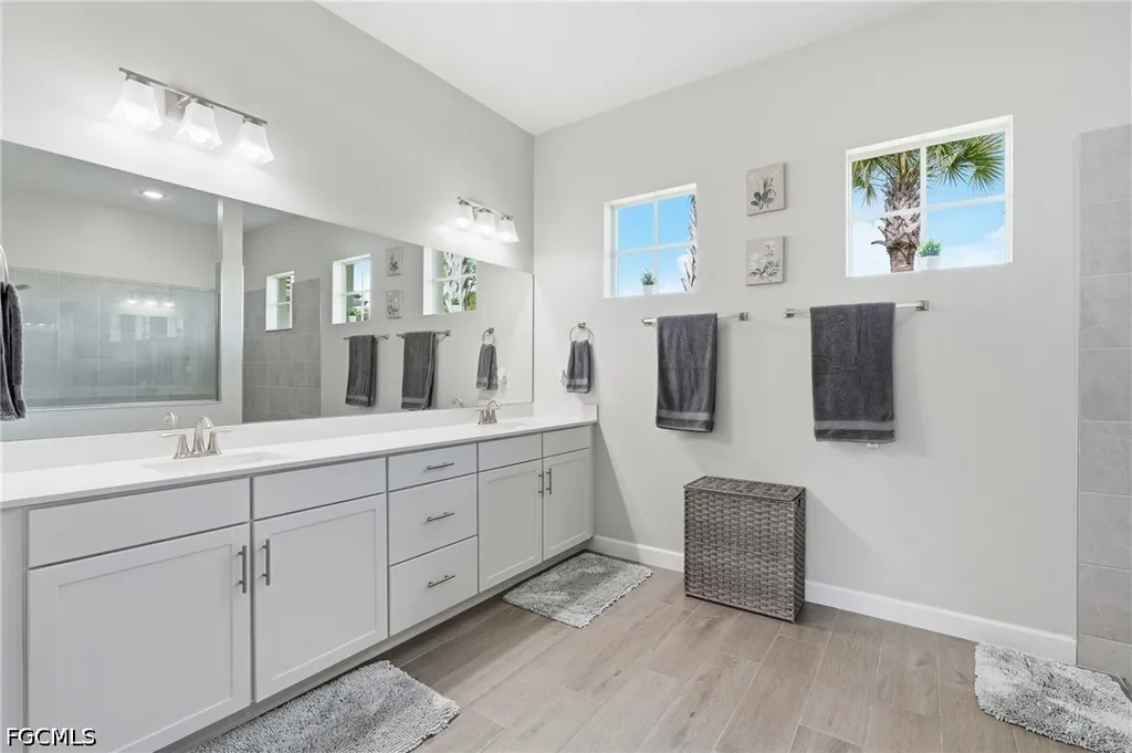 17040 Serengeti Circle Alva FL 33920