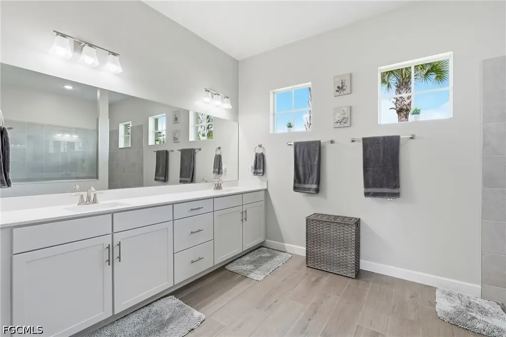 17040 Serengeti Circle Alva FL 33920