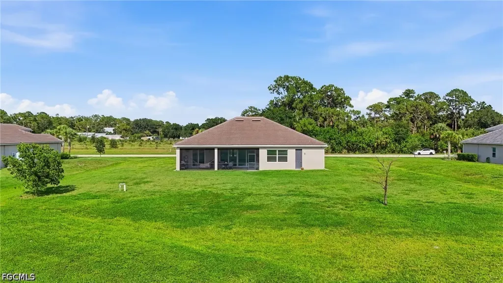 17040 Serengeti Circle Alva FL 33920