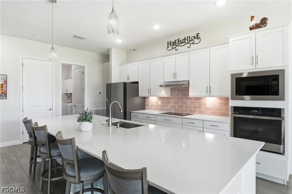 17040 Serengeti Circle Alva FL 33920
