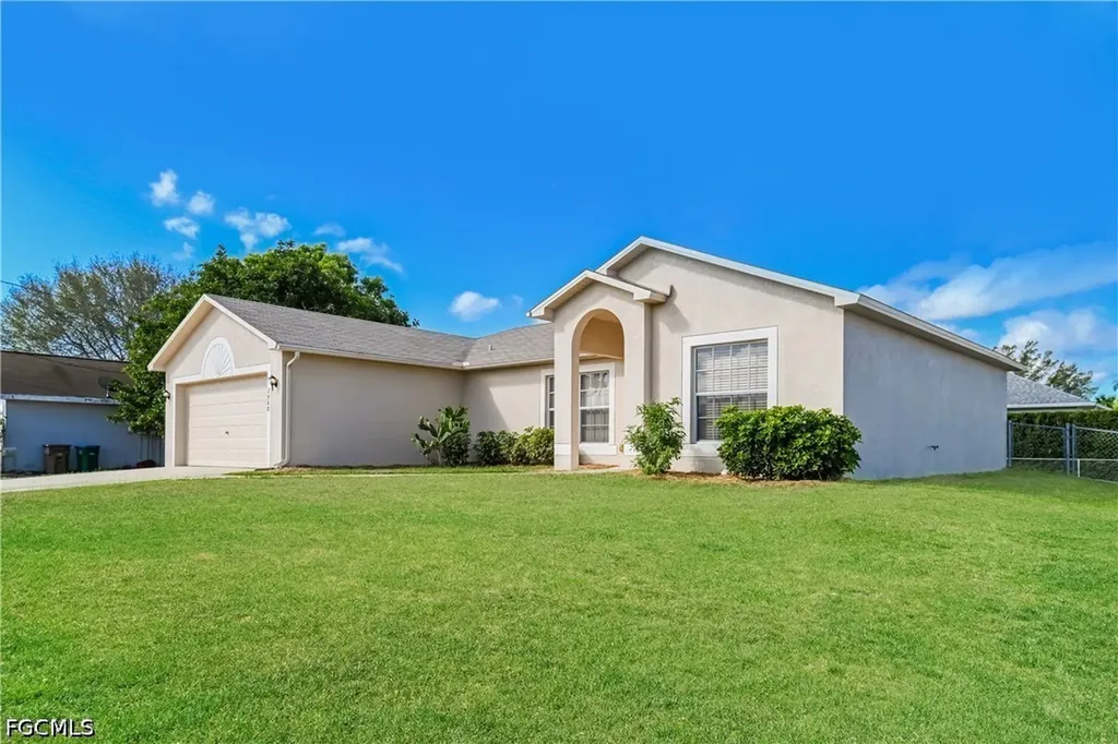 2908 SW 16th Place Cape Coral FL 33914