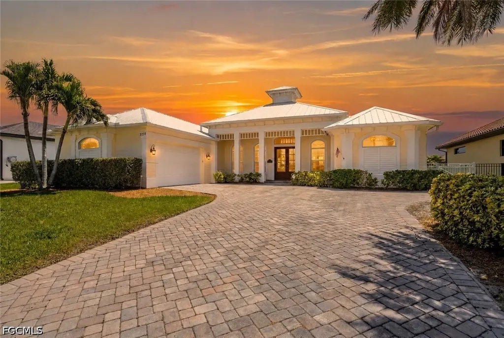 2213 SE 19th Avenue Cape Coral FL 33990
