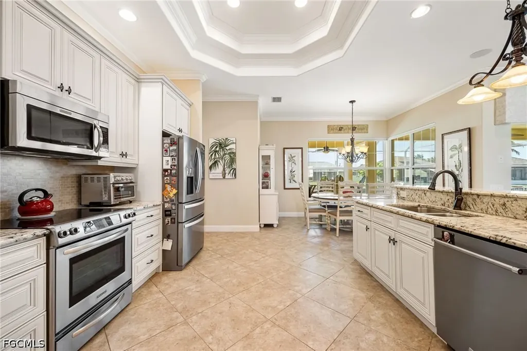 2213 SE 19th Avenue Cape Coral FL 33990