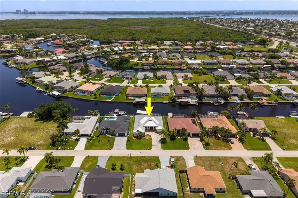2213 SE 19th Avenue Cape Coral FL 33990