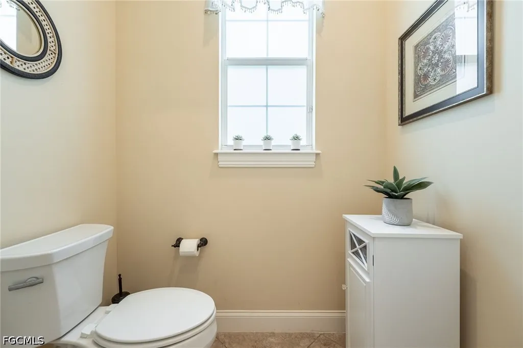 2213 SE 19th Avenue Cape Coral FL 33990