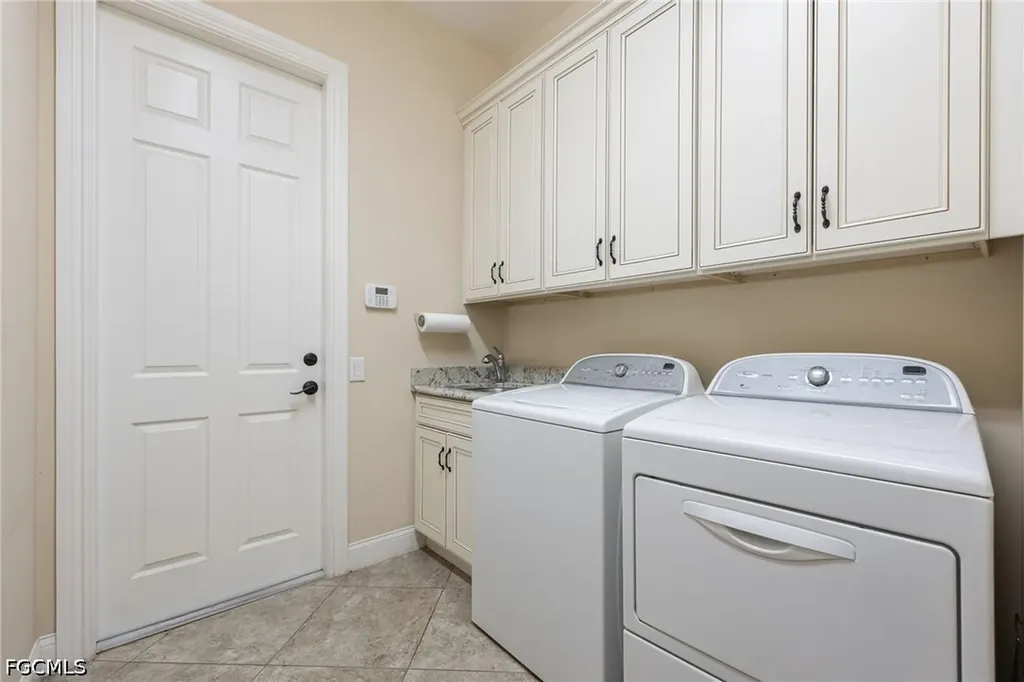2213 SE 19th Avenue Cape Coral FL 33990