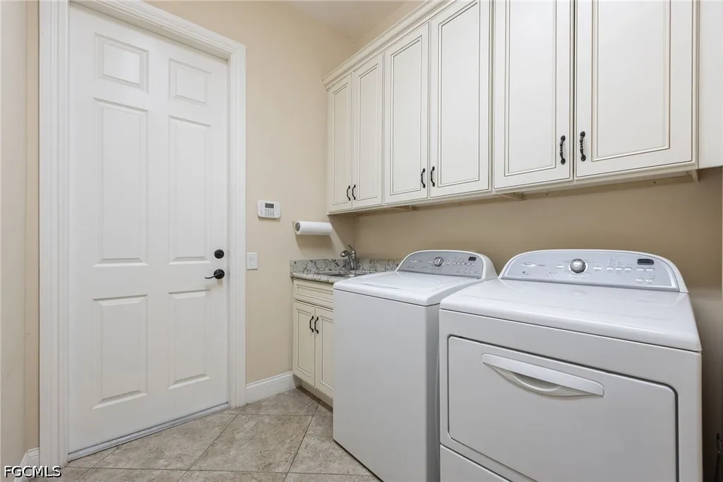 2213 SE 19th Avenue Cape Coral FL 33990