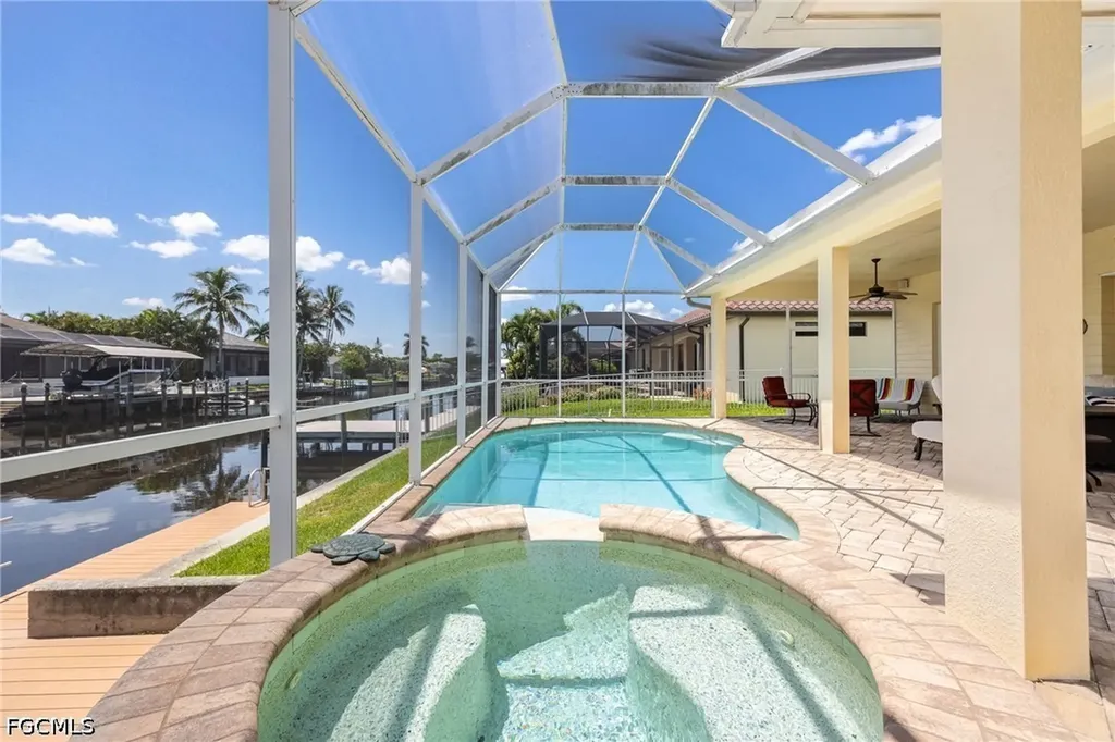 2213 SE 19th Avenue Cape Coral FL 33990