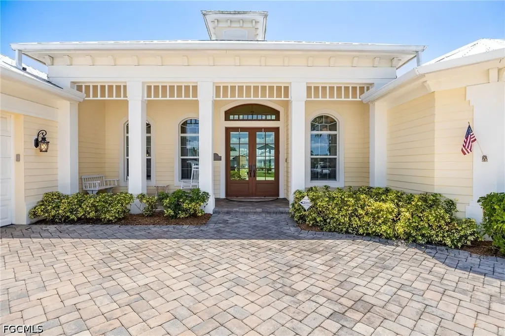 2213 SE 19th Avenue Cape Coral FL 33990