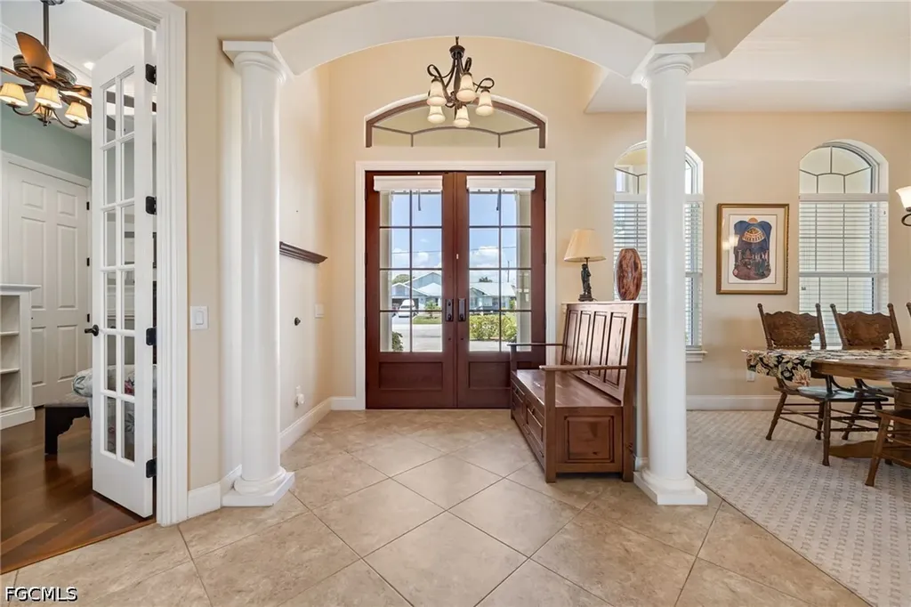 2213 SE 19th Avenue Cape Coral FL 33990