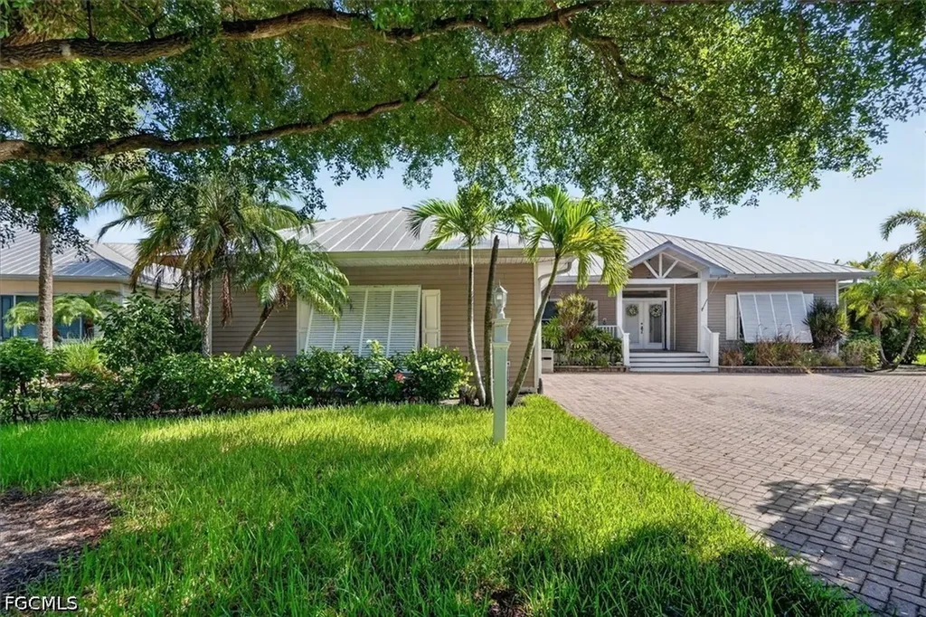 15627 Caloosa Creek Circle Fort Myers FL 33908