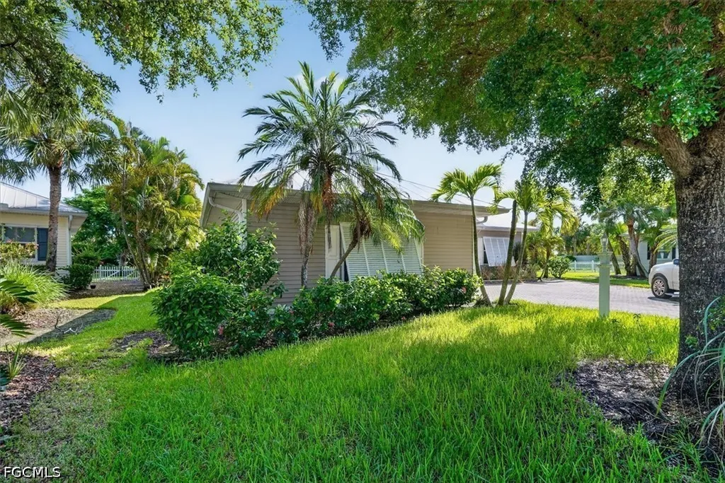 15627 Caloosa Creek Circle Fort Myers FL 33908