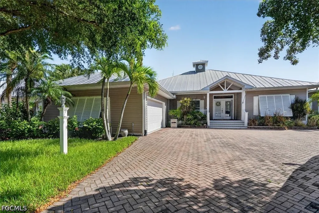 15627 Caloosa Creek Circle Fort Myers FL 33908