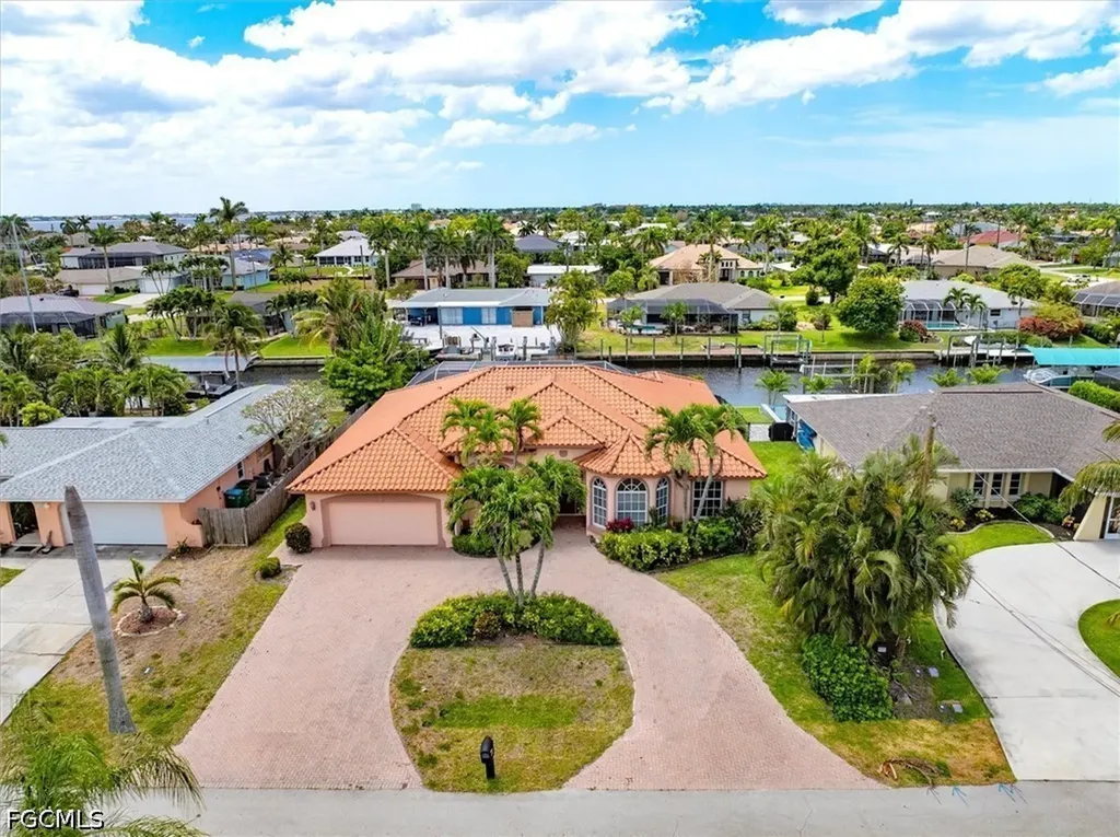 2024 SE 28th Terrace Cape Coral FL 33904
