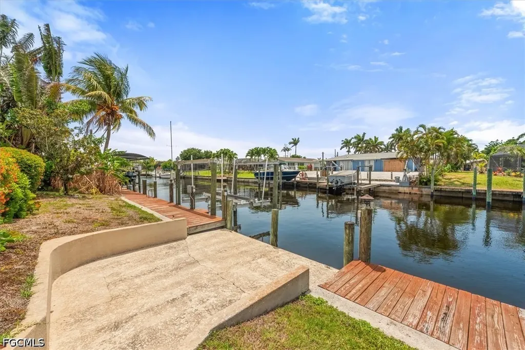 2024 SE 28th Terrace Cape Coral FL 33904