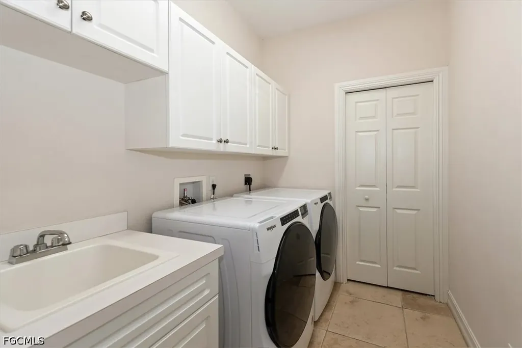 2024 SE 28th Terrace Cape Coral FL 33904