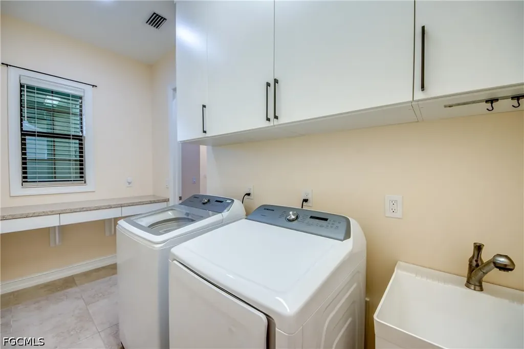 8260 Venetian Pointe Drive Fort Myers FL 33908