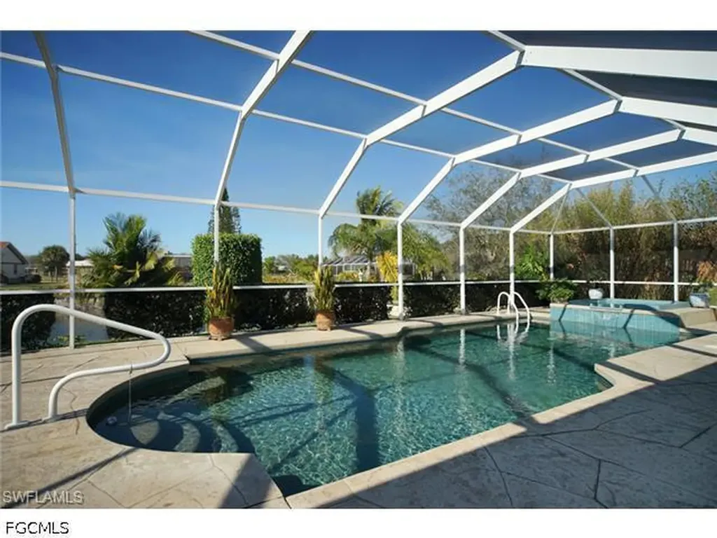 409 SW 7th Street Cape Coral FL 33991