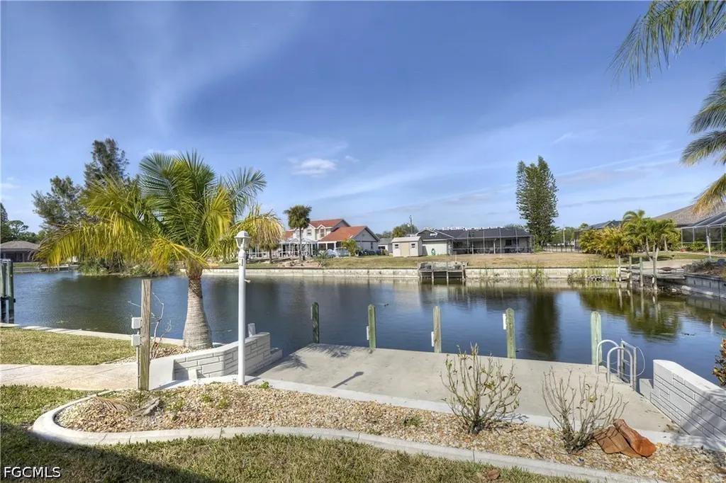 409 SW 7th Street Cape Coral FL 33991