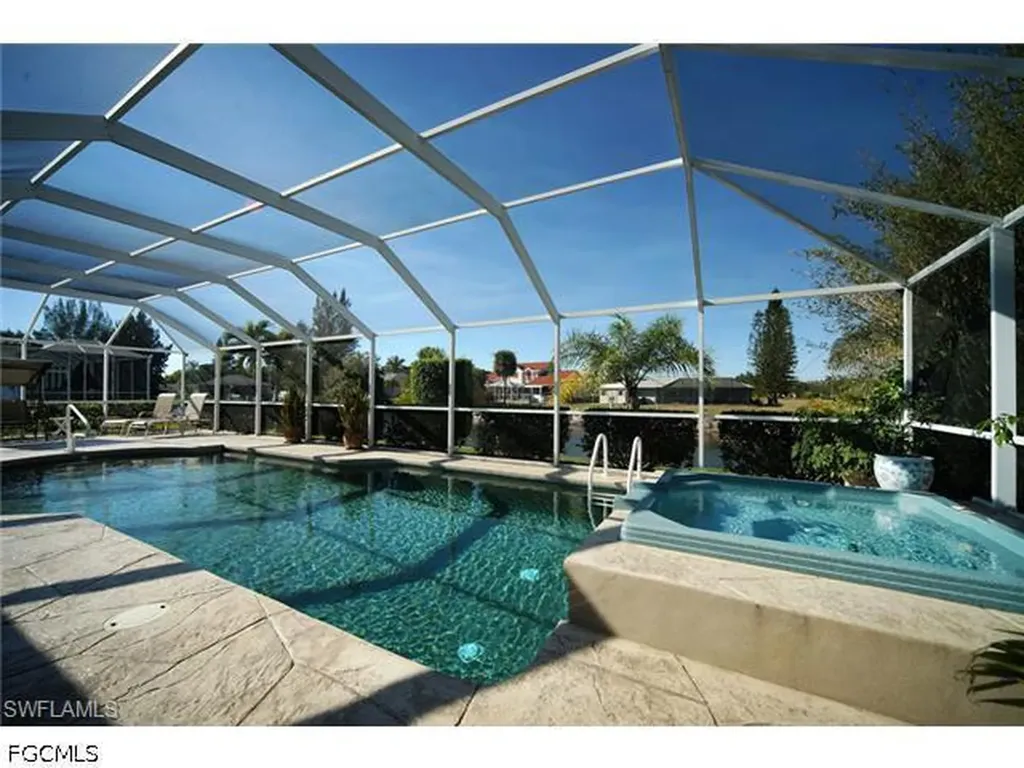 409 SW 7th Street Cape Coral FL 33991