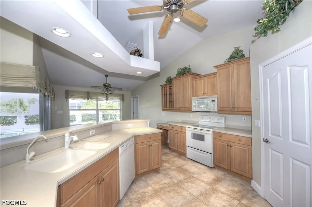 409 SW 7th Street Cape Coral FL 33991