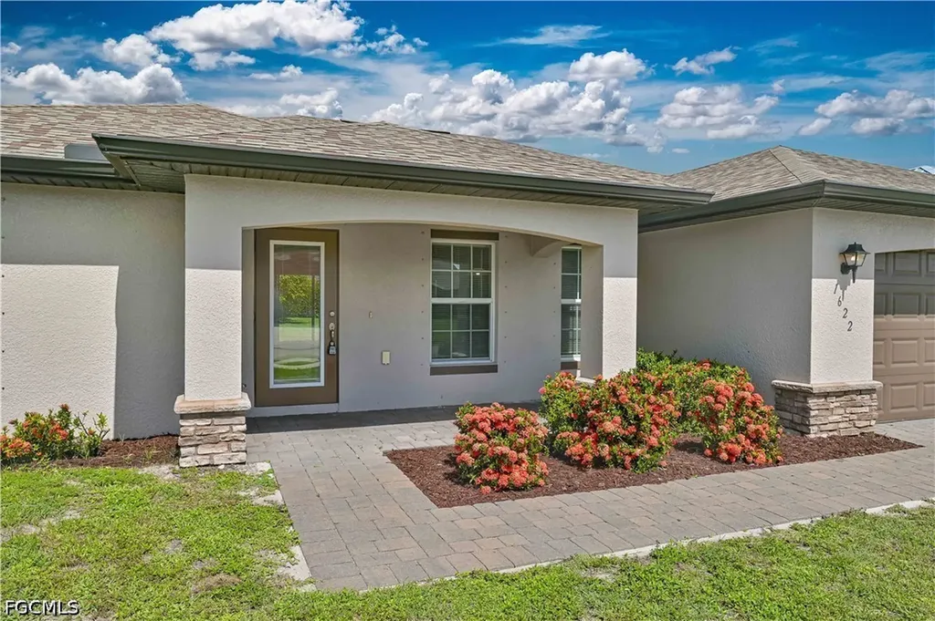 1622 SW 6th Avenue Cape Coral FL 33991