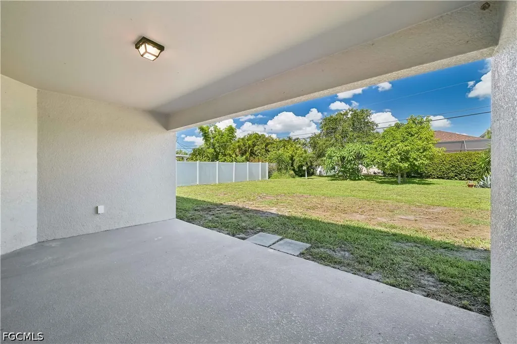 1622 SW 6th Avenue Cape Coral FL 33991