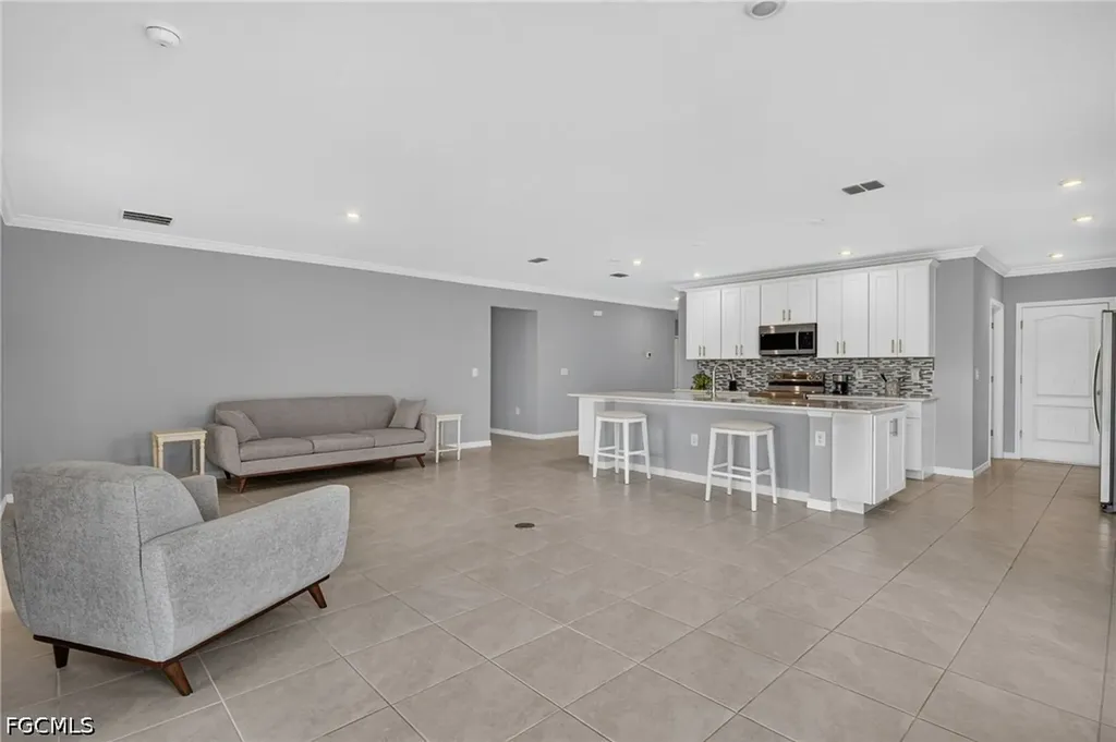 8959 Cascade Price Circle North Fort Myers FL 33917
