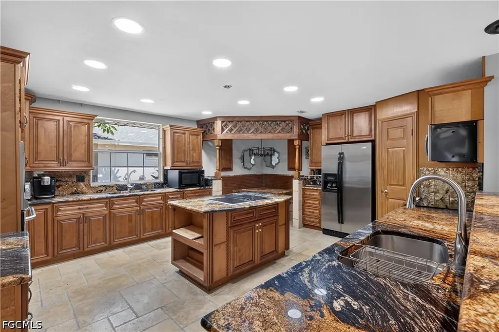 1229 SW 21st Terrace Cape Coral FL 33991