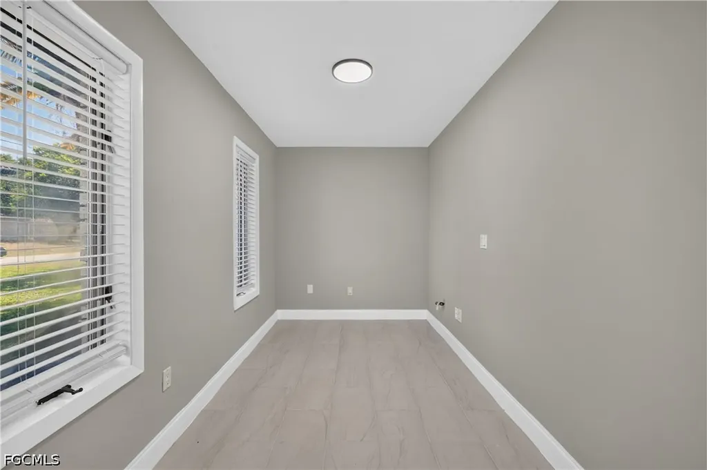 1229 SW 21st Terrace Cape Coral FL 33991