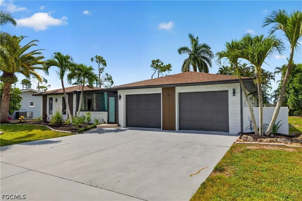 1229 SW 21st Terrace Cape Coral FL 33991