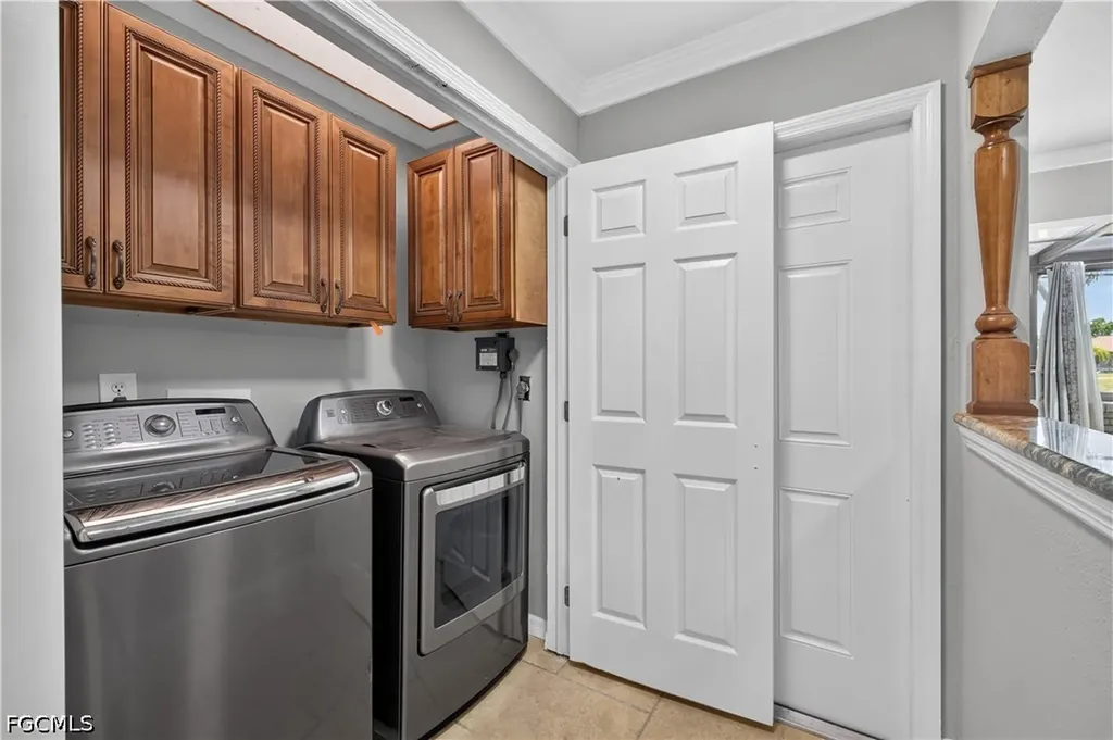 1229 SW 21st Terrace Cape Coral FL 33991