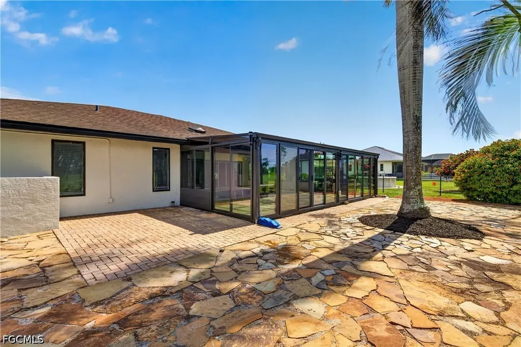 1229 SW 21st Terrace Cape Coral FL 33991