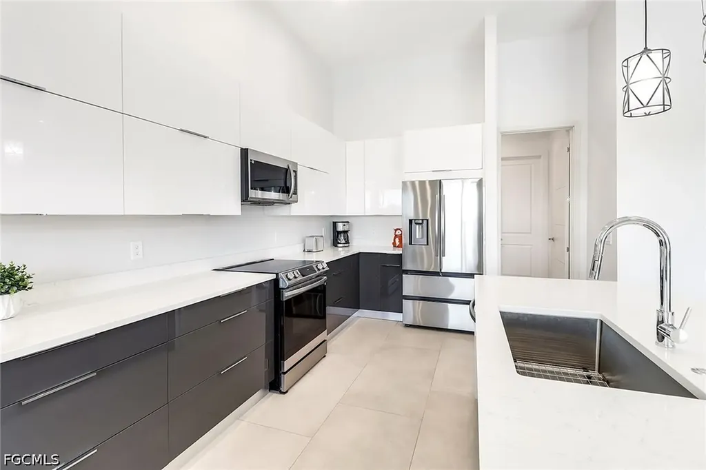 104 NE 6th Street Cape Coral FL 33909