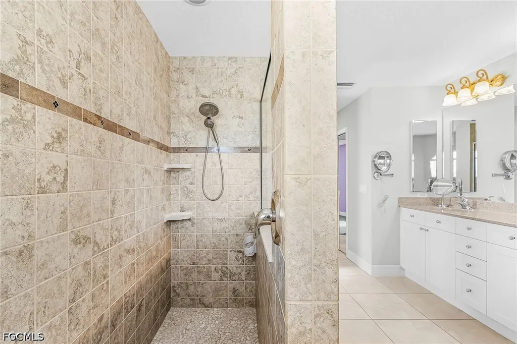 2214 SE 10th Lane Cape Coral FL 33990