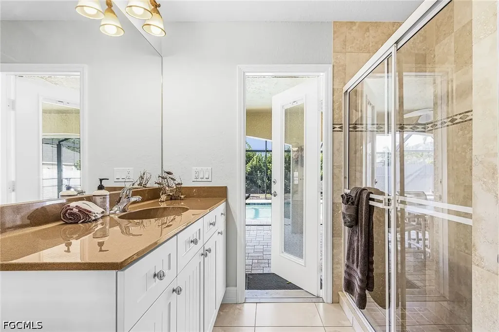 2214 SE 10th Lane Cape Coral FL 33990