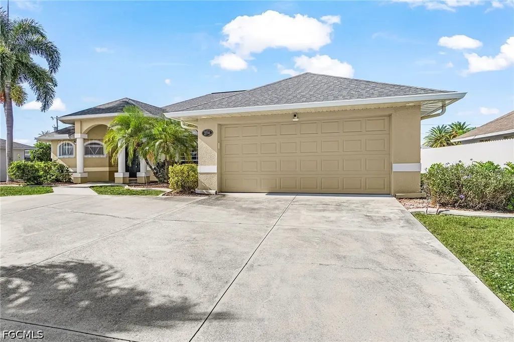 2214 SE 10th Lane Cape Coral FL 33990