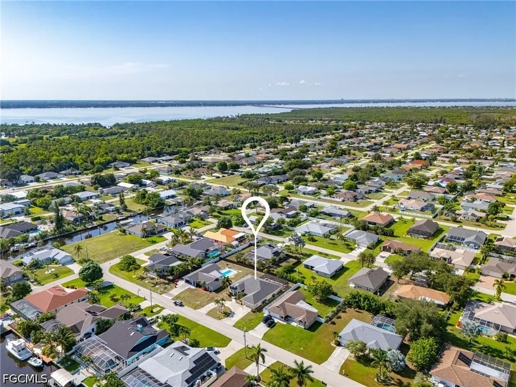 2214 SE 10th Lane Cape Coral FL 33990